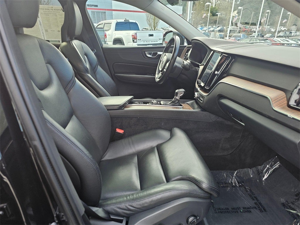 2019 Volvo XC60 T6 Momentum -AWD