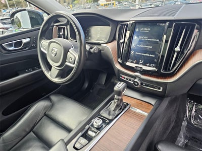 2019 Volvo XC60 T6 Momentum -AWD
