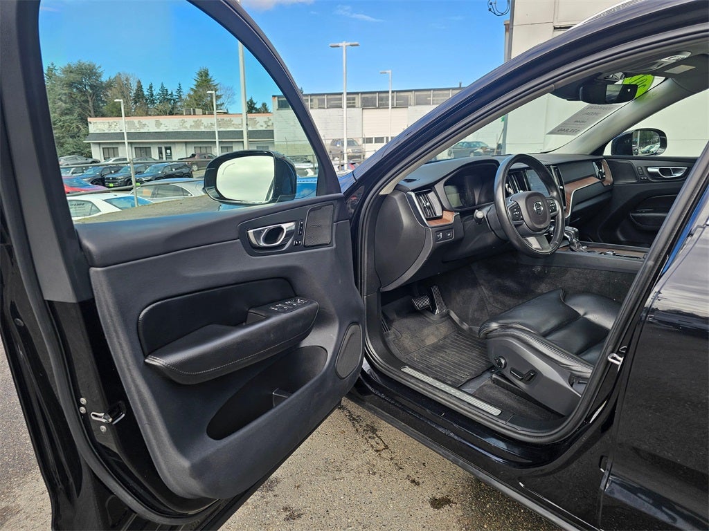 2019 Volvo XC60 T6 Momentum -AWD