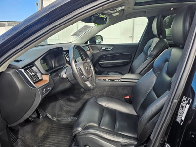 2019 Volvo XC60 T6 Momentum -AWD