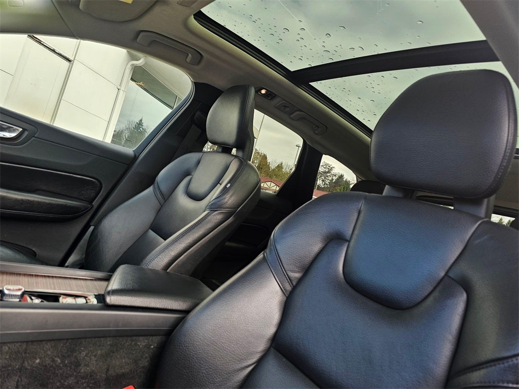 2019 Volvo XC60 T6 Momentum -AWD