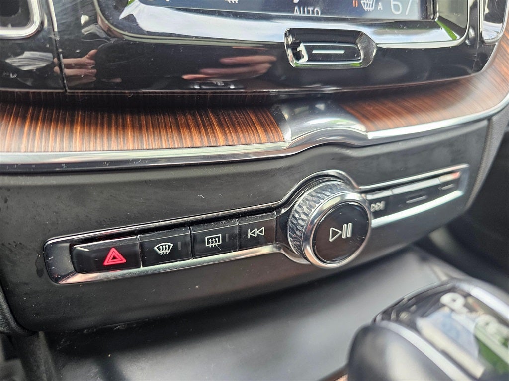 2019 Volvo XC60 T6 Momentum -AWD