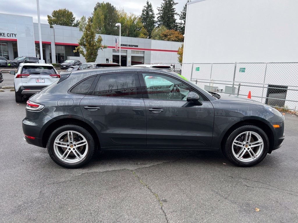 2021 Porsche Macan Base