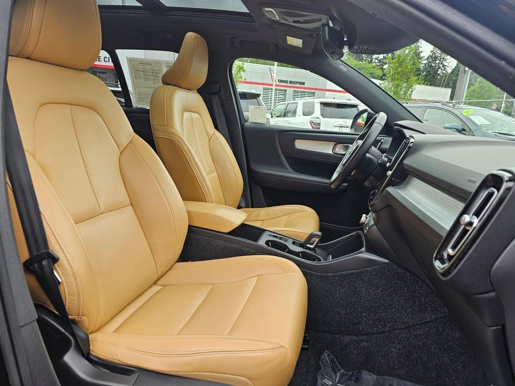 2020 Volvo XC40 Momentum