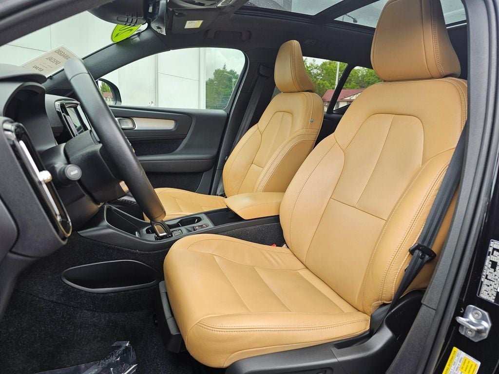 2020 Volvo XC40 Momentum