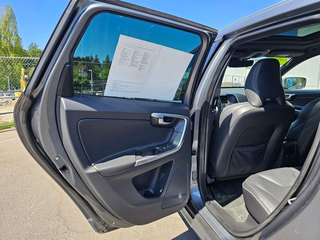 2016 Volvo XC60 T6 R-Design Platinum -AWD