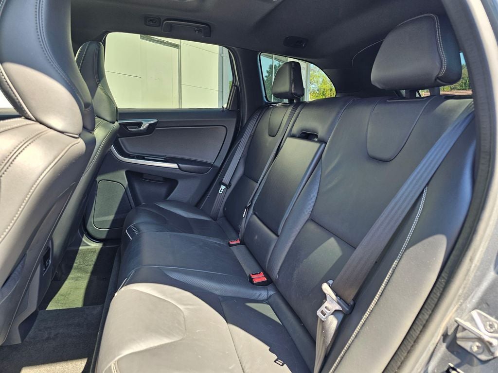 2016 Volvo XC60 T6 R-Design Platinum -AWD