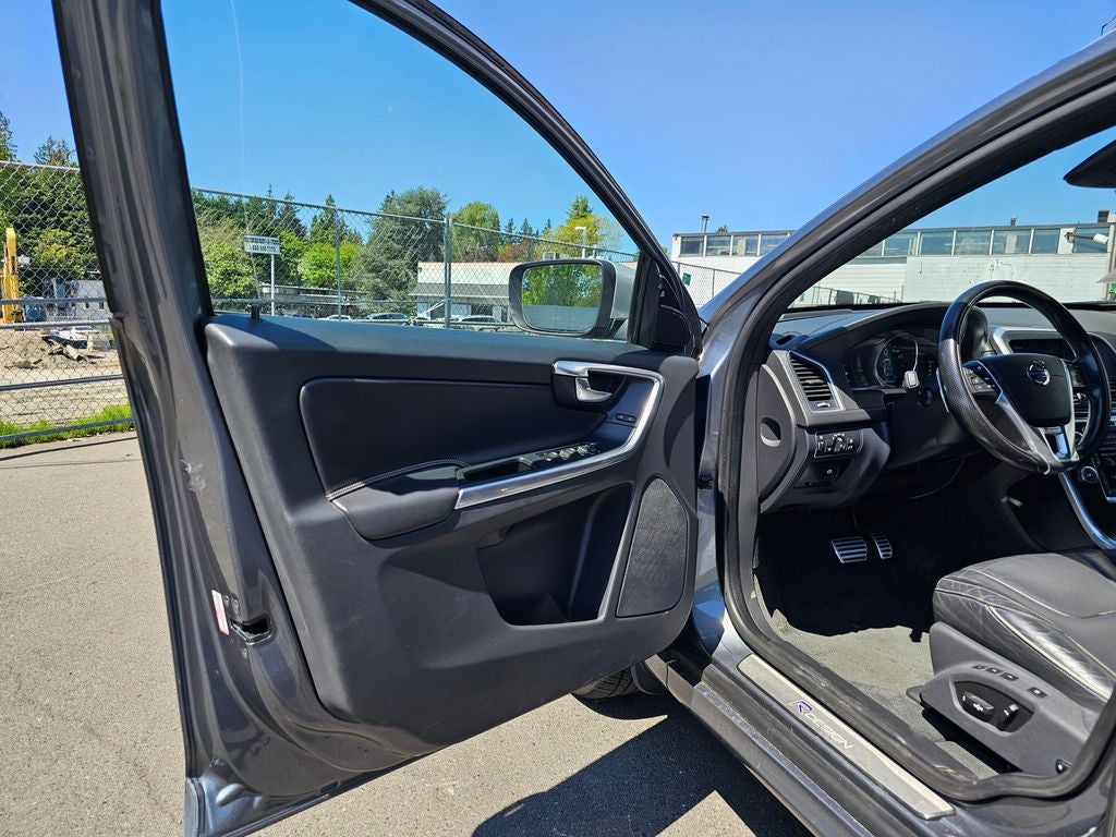 2016 Volvo XC60 T6 R-Design Platinum -AWD
