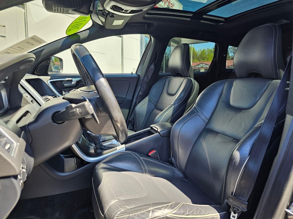 2016 Volvo XC60 T6 R-Design Platinum -AWD