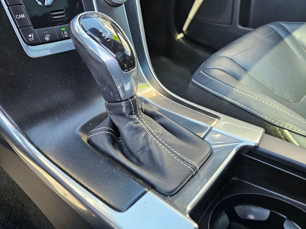 2016 Volvo XC60 T6 R-Design Platinum -AWD