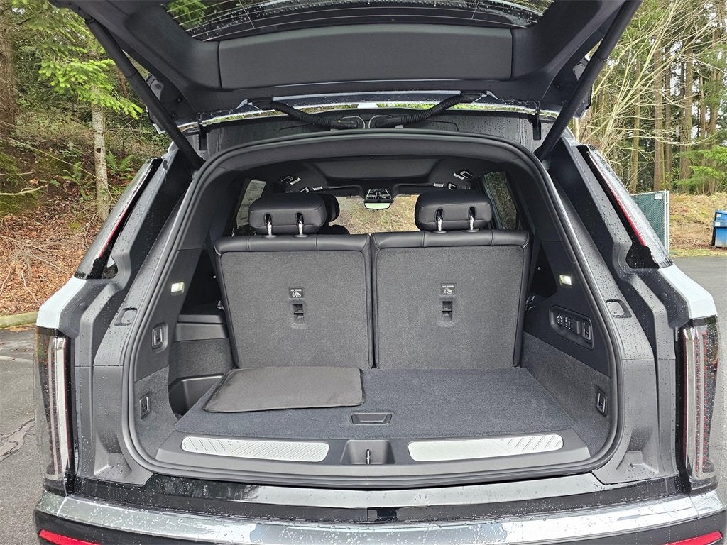 2026 Cadillac VISTIQ Luxury