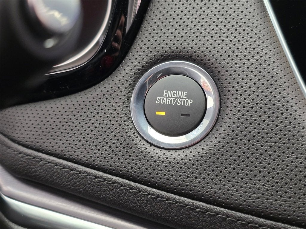 2025 Cadillac XT5 Luxury