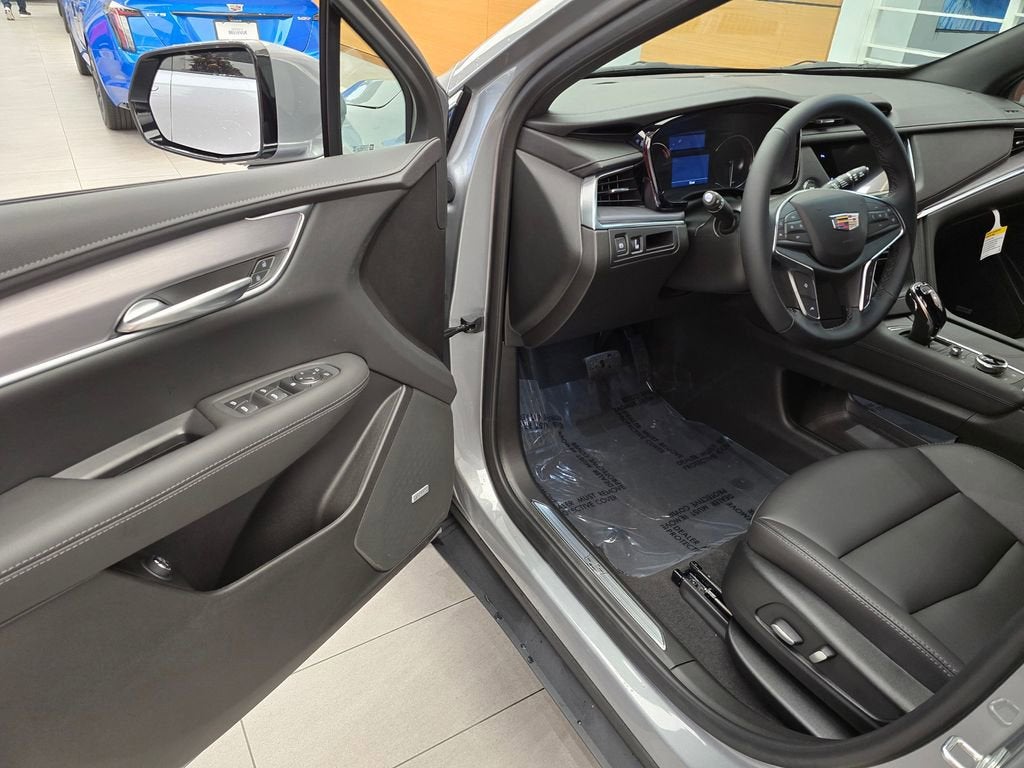 2025 Cadillac XT5 Luxury