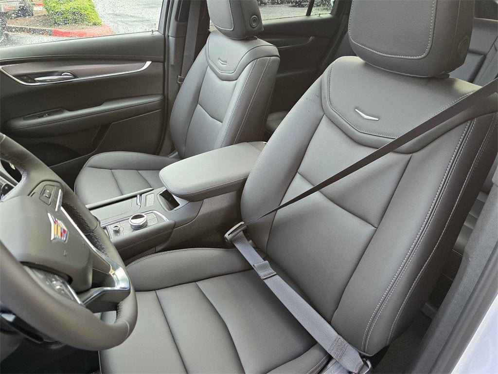 2025 Cadillac XT6 Luxury