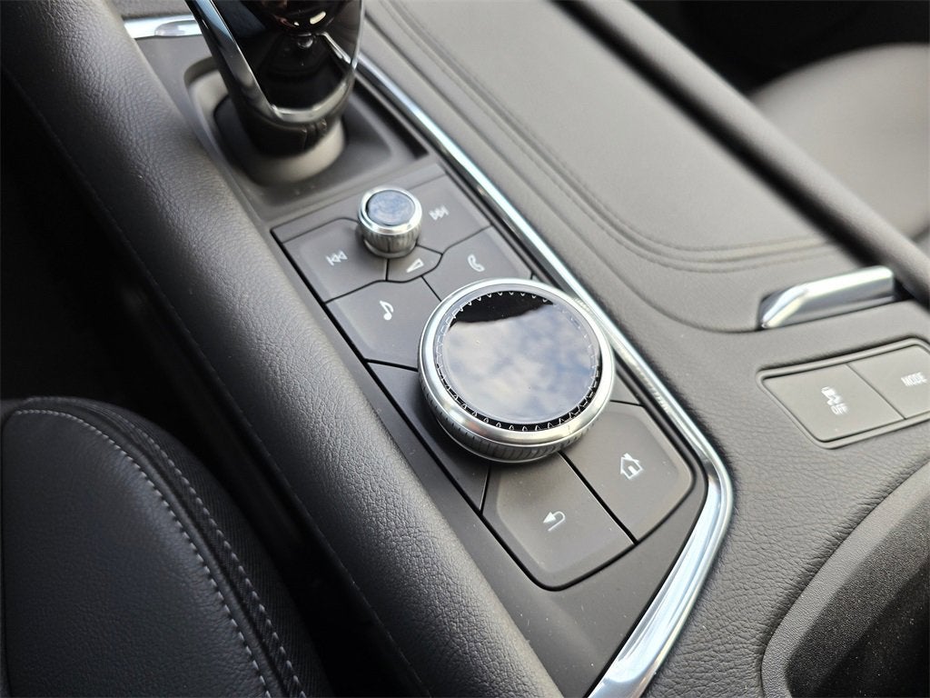 2025 Cadillac XT6 Luxury