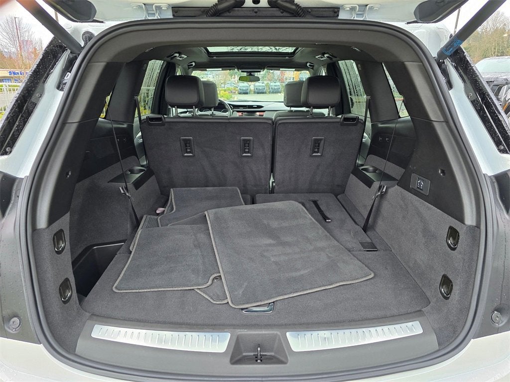 2025 Cadillac XT6 Luxury