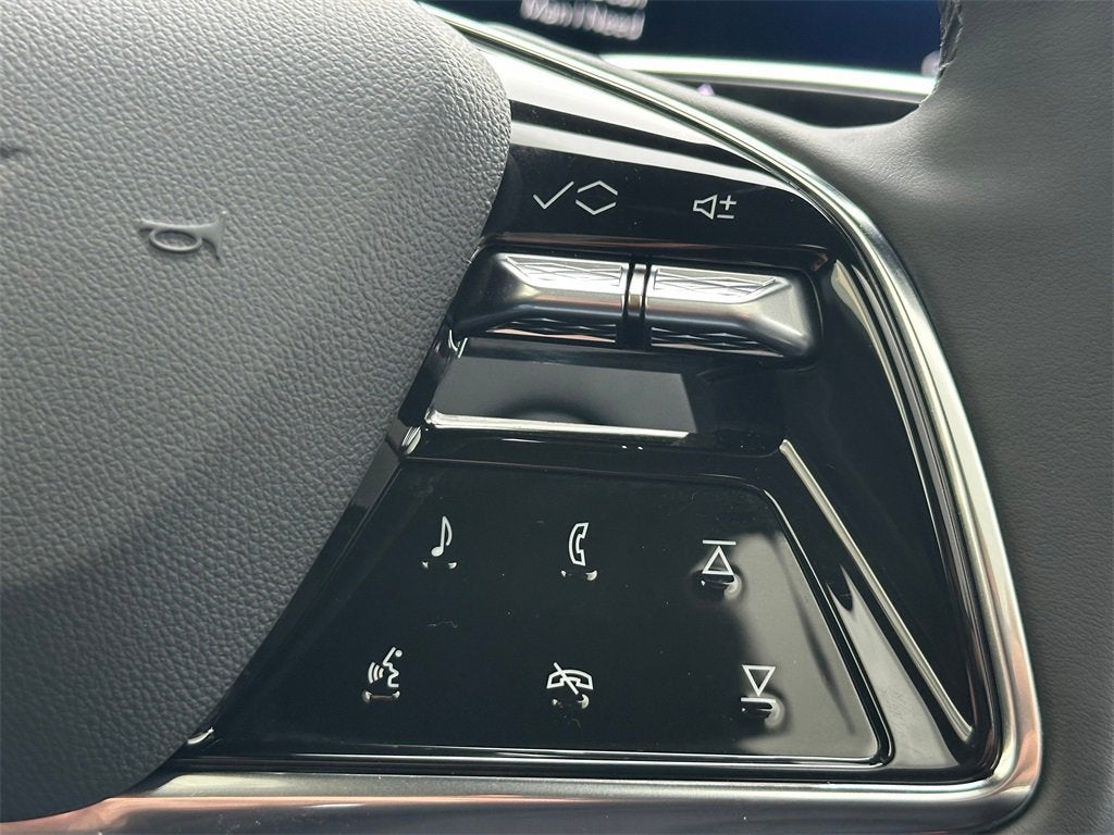 2025 Cadillac LYRIQ Sport 2