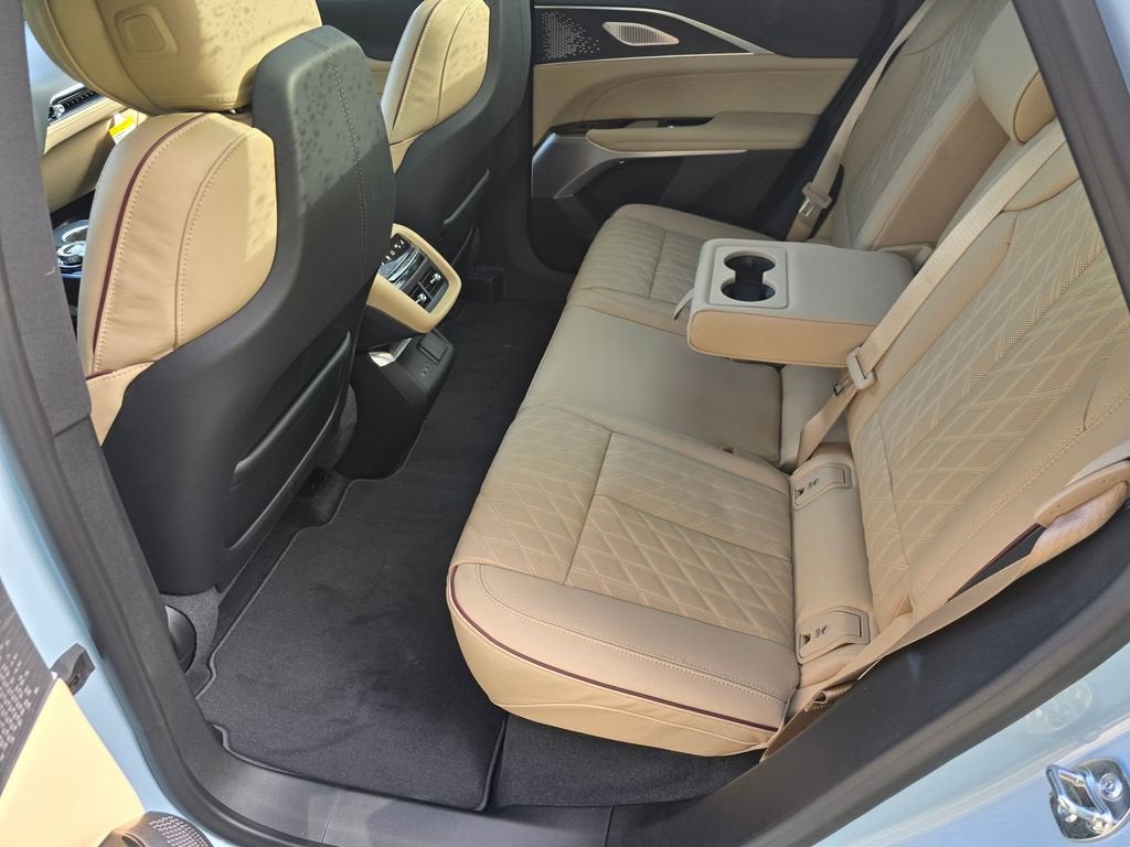 2025 Cadillac LYRIQ Sport 3