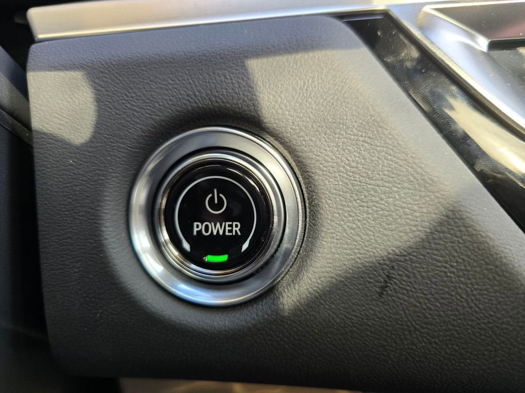 2025 Cadillac LYRIQ Sport 3