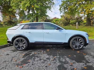 2025 Cadillac LYRIQ Sport 3