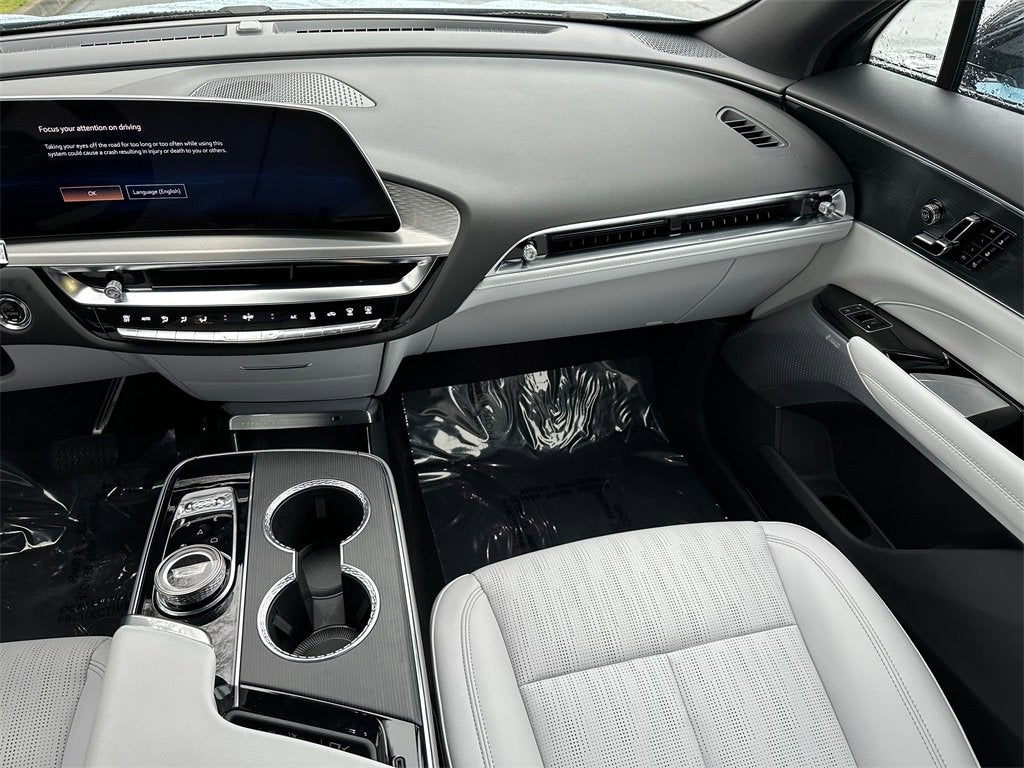 2025 Cadillac LYRIQ Sport 3