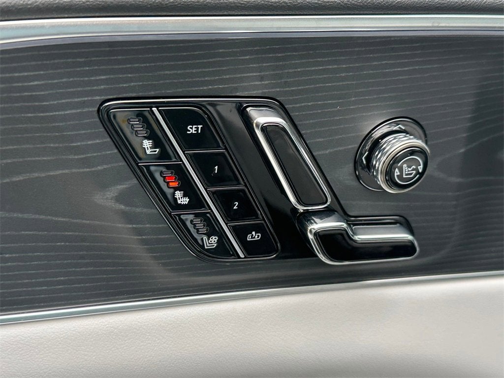 2025 Cadillac LYRIQ Sport 3