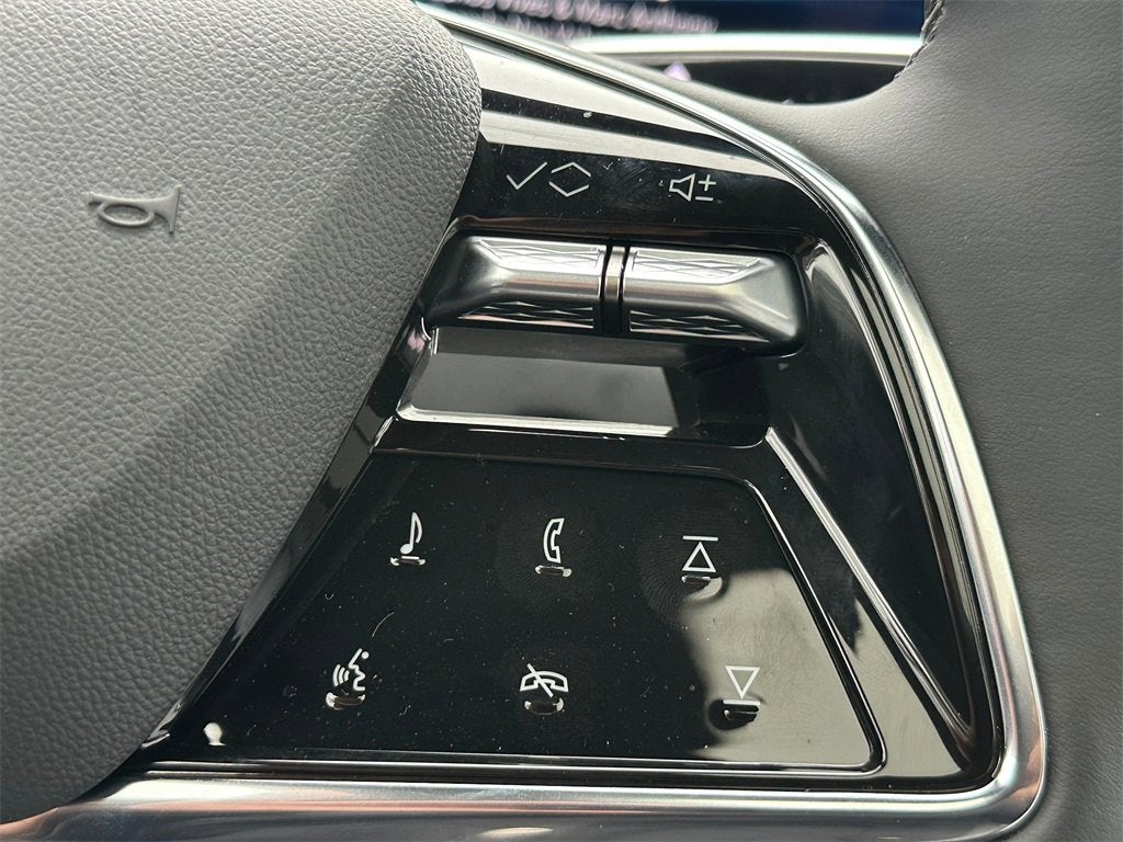 2025 Cadillac LYRIQ Sport 3