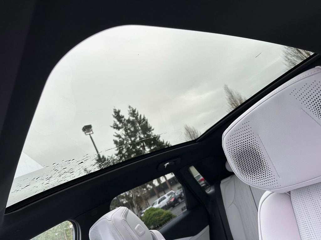 2025 Cadillac LYRIQ Sport 3