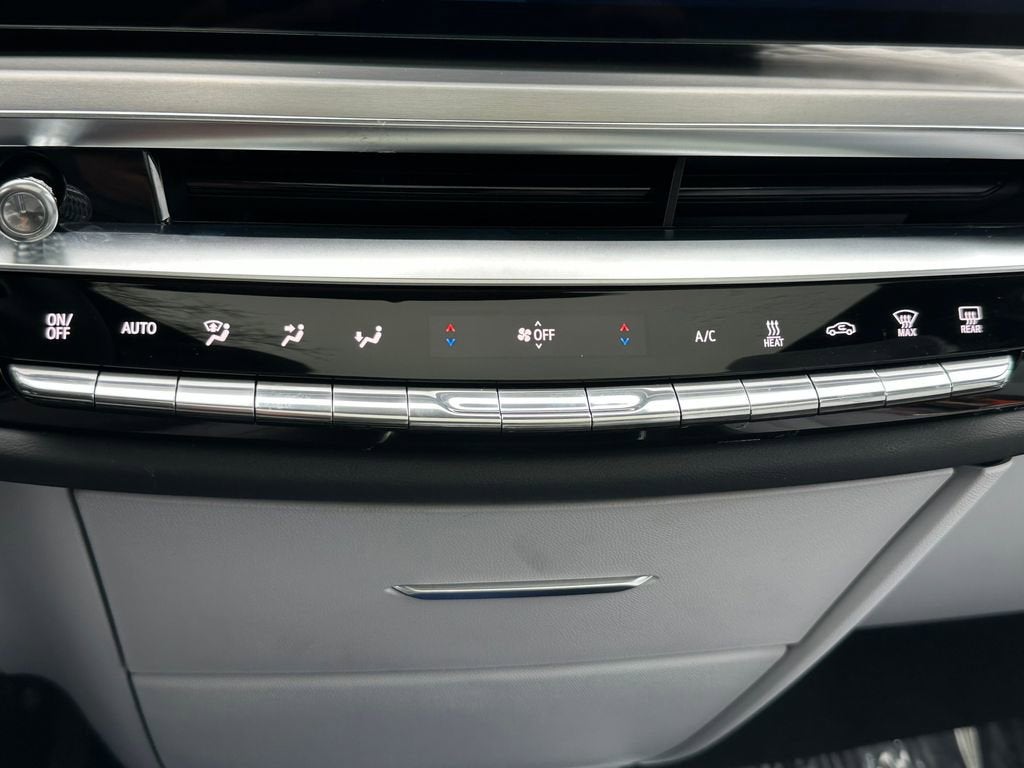 2025 Cadillac LYRIQ Sport 3