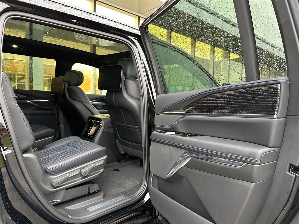 2026 Cadillac ESCALADE IQL Sport