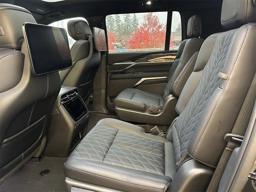 2026 Cadillac ESCALADE IQL Sport