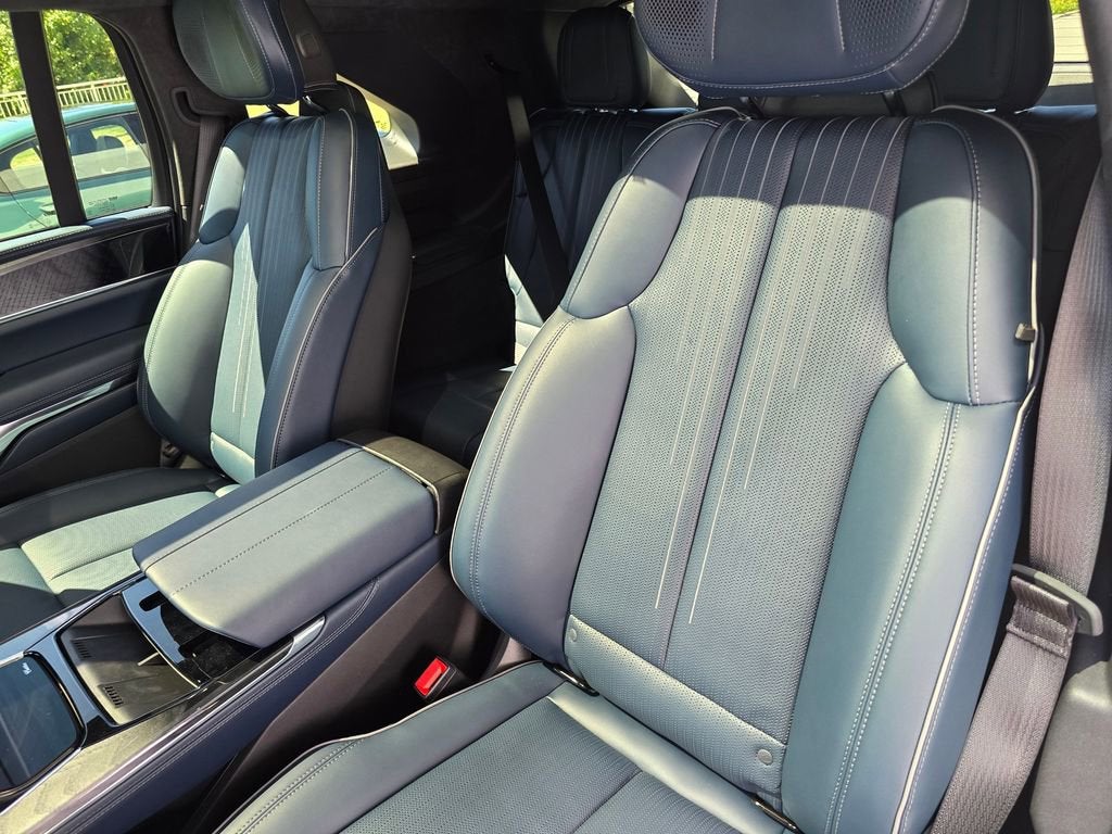 2025 Cadillac ESCALADE IQ Luxury 2