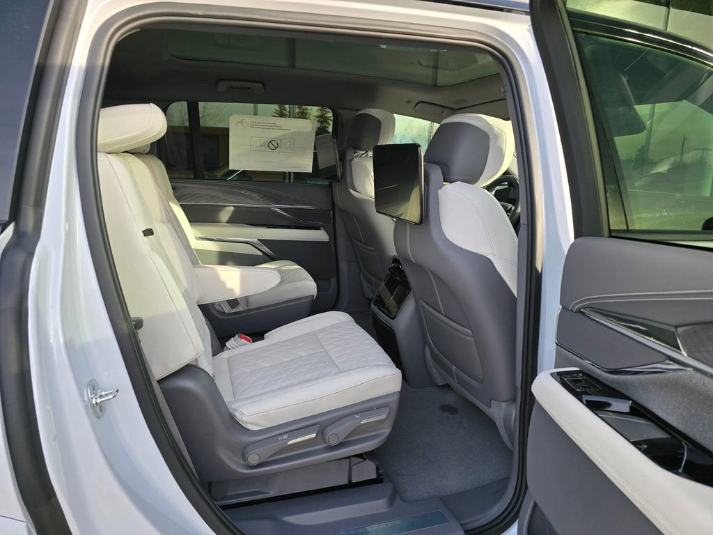 2026 Cadillac ESCALADE IQ Sport