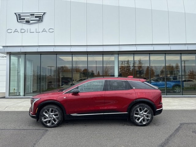 2025 Cadillac OPTIQ Luxury 1