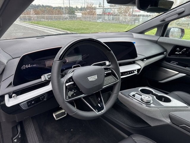 2025 Cadillac OPTIQ Luxury 1