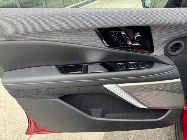 2025 Cadillac OPTIQ Luxury 1