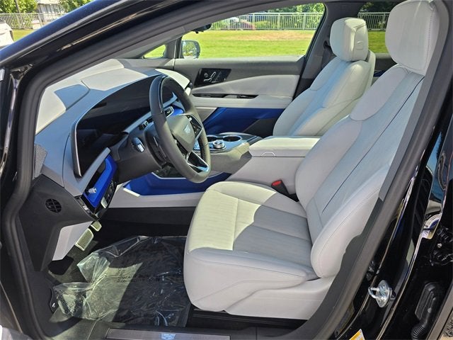 2025 Cadillac OPTIQ Luxury 2