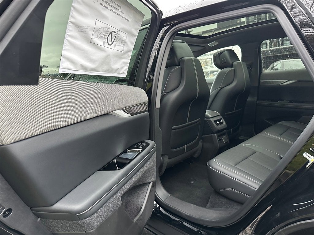 2025 Cadillac OPTIQ Luxury 2