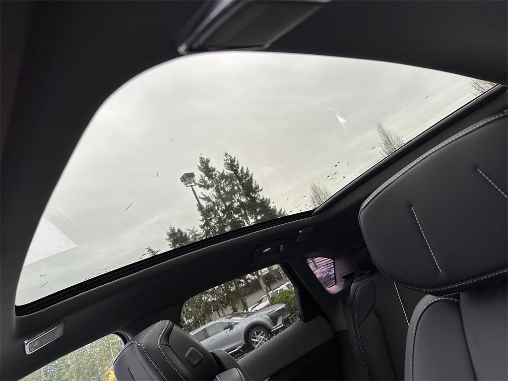 2025 Cadillac OPTIQ Luxury 2