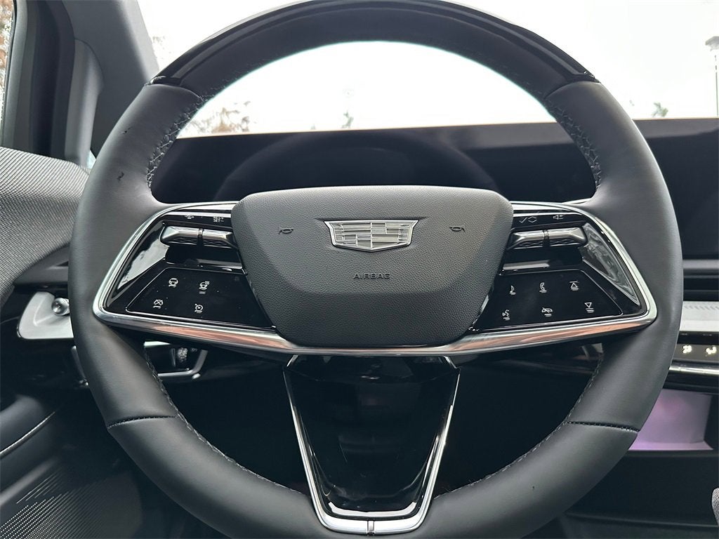 2025 Cadillac OPTIQ Luxury 2