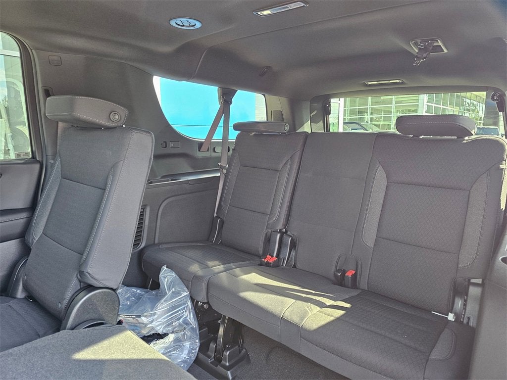 2025 Chevrolet Suburban LS