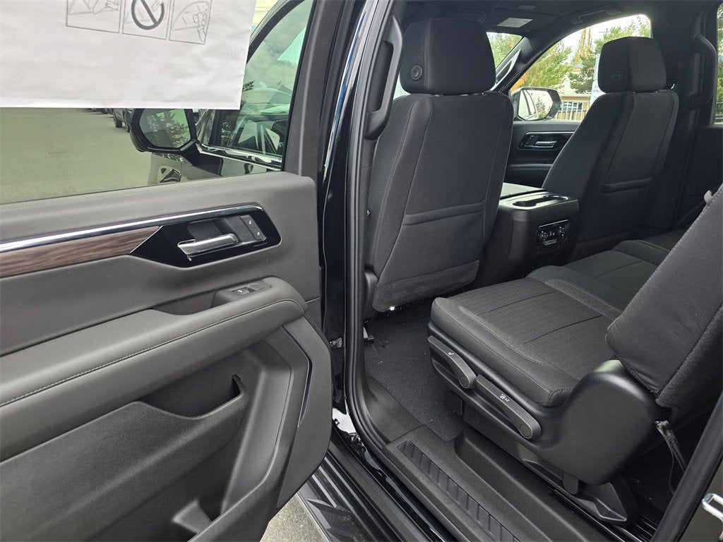 2025 Chevrolet Suburban LS