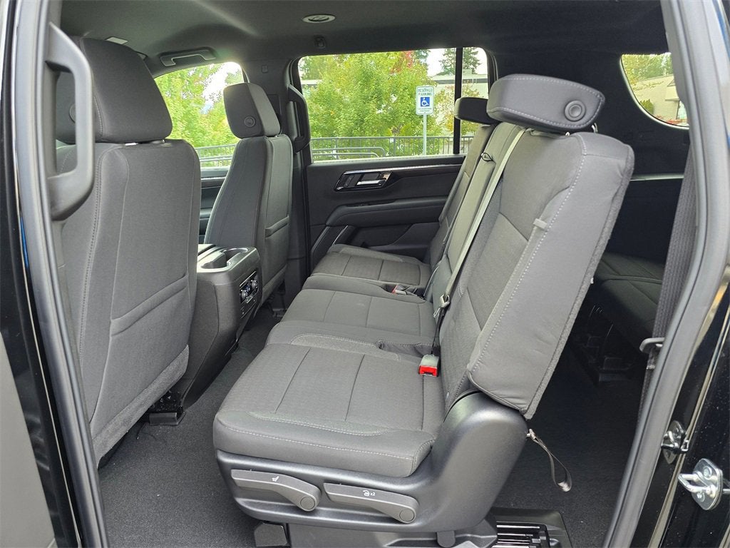 2025 Chevrolet Suburban LS