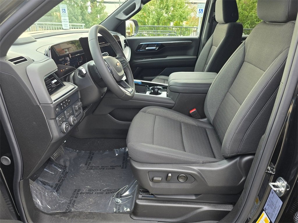 2025 Chevrolet Suburban LS