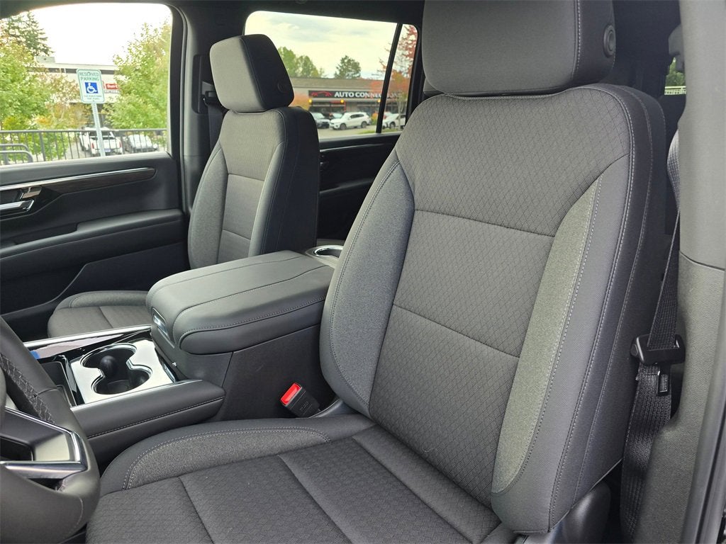 2025 Chevrolet Suburban LS