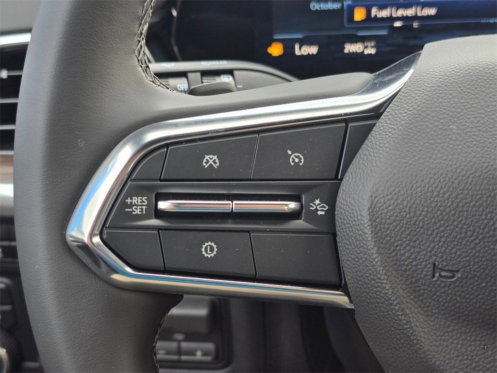 2025 Chevrolet Suburban LS