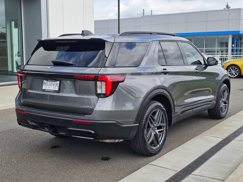 2025 Ford Explorer Base