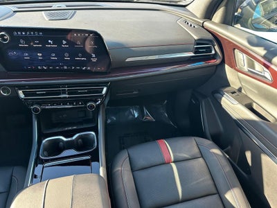 2025 Chevrolet Traverse Base