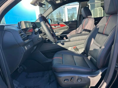 2025 Chevrolet Traverse Base