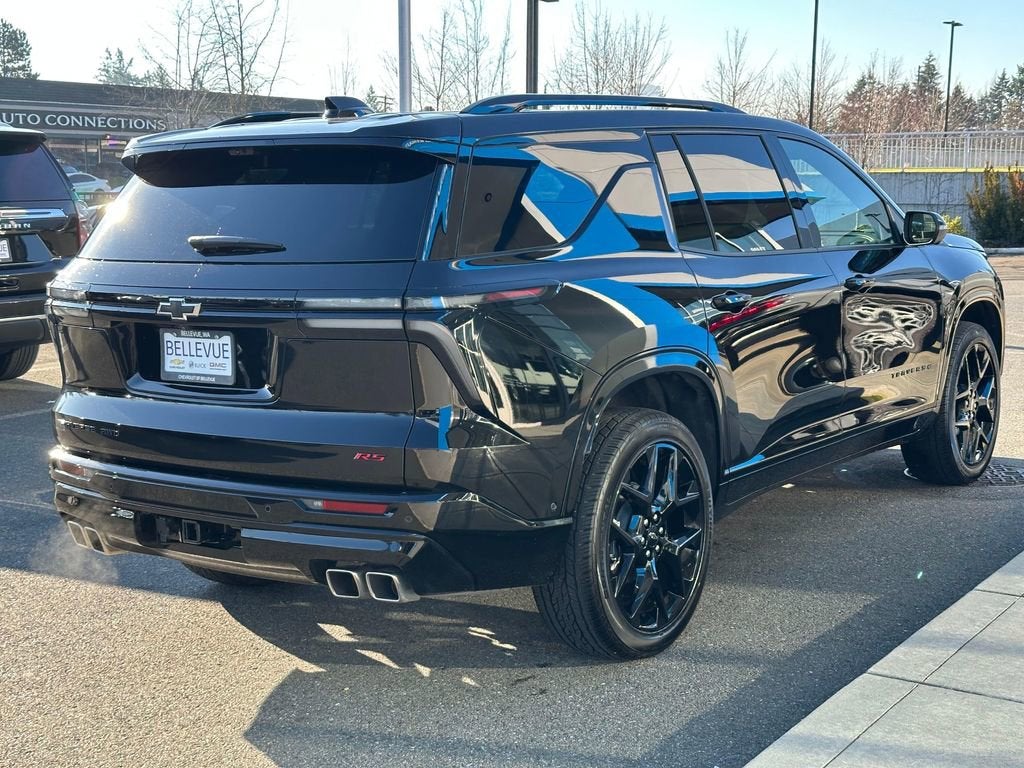 2025 Chevrolet Traverse Base